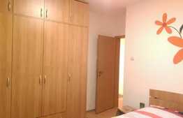 Apartament 2 camere, decomandat, loc de parcare, zona Centrala