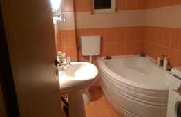 Apartament 2 camere, decomandat, loc de parcare, zona Centrala