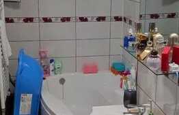 Apartament 3 camere, decomandat, etaj intermediar, zona Vasile Aaron