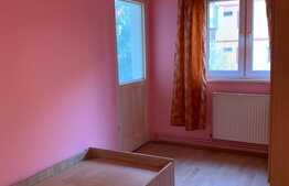 Apartament 4 camere, balcon, 67 mp, la Ciresica