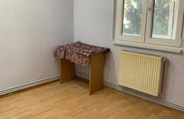 Apartament 4 camere, balcon, 67 mp, la Ciresica