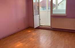 Apartament 4 camere, balcon, 67 mp, la Ciresica