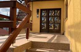 Casa cu 6 camere, 235 mp, zona Centrala