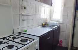Apartament cu 2 camere semidecomandat, etaj intermediar , zona Mihai Viteazu