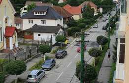 Apartament 3 camere, 83 mp, in zona Cisnadie