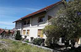 Apartament 3 camere, la casa, zona Cisnadie 