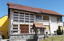 Apartament 3 camere, la casa, zona Cisnadie 