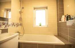 Apartament 3 camere, 74 mp, decomandat, Selimbar