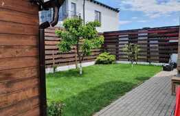 Casa tip duplex cu curte in Turnisor