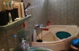 Apartament de 3 camere, 70 mp, decomandat, etaj intermediar,  Vasile Aaron 