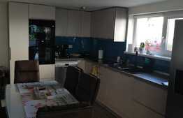 Casa 8 camere, 320 mp, teren 300 mp, parcare, zona Calea Poplacii