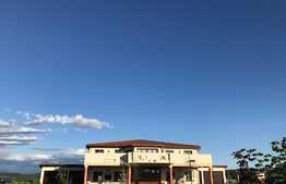 Vila de lux, 1067 mp suprafata desfasurata,2500mp curte libera