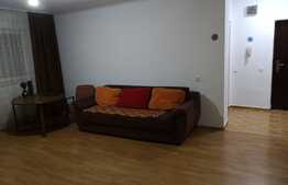 Apartament de 3 camere,86 mp, zona centrala, etaj 3. 