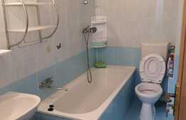 Apartament de 3 camere,86 mp, zona centrala, etaj 3. 