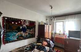 Apartament 4 camere, decomandat, Vasile Aron