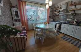 Apartament 3 camere, 78mp utili, decomandat, etaj intermediar