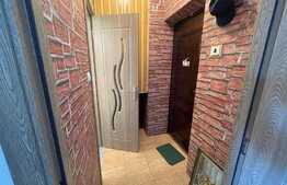 Apartament de 2 camere, decomandat, garaj, zona Lazaret 