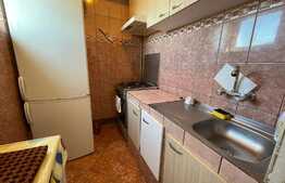 Apartament de 2 camere, decomandat, garaj, zona Lazaret 