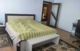 Apartament la casa 4 camere, 113 mp, semidecomandat, Centru