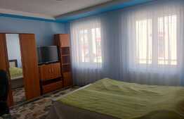 Apartament la casa 4 camere, 113 mp, semidecomandat, Centru