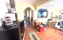 Apartament 3 camere, 90 mp, semidecomandat, in zona Tilisca 