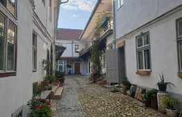 Apartament de 2 camere, decomandat, 55 mp, pivnita, zona centrala