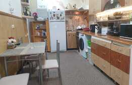 Apartament de 2 camere, decomandat, 55 mp, pivnita, zona centrala