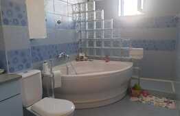 Apartament de 3 camere, 85 mp, decomandat, zona centrala