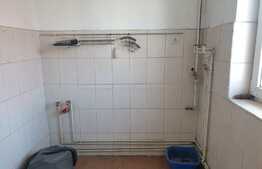 Apartament de 4 camere, 65 mp, etaj intermediar, Stefan cel Mare