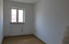Apartament de 4 camere, 65 mp, etaj intermediar, Stefan cel Mare