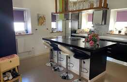 Casa de 430 mp, teren 1200 mp, terasa, Porumbacu de sus