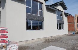 Duplex 4 camere, 96 mp, 260 mp curte, orasul Cisnadie