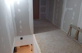 Apartament 4 camere, 94 mp, semidecomandat, in Cisnadie