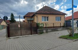 Casa individuala, 6 camere, 140 mp, teren 360 mp, în Selimbar