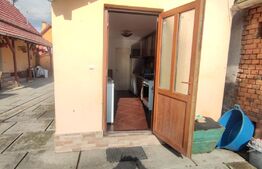 Casa de 4 camere, 1000 mp teren, in Cristian