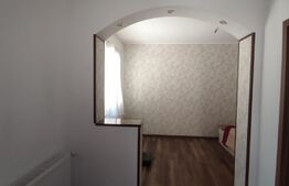 Casa de 4 camere, 1000 mp teren, in Cristian