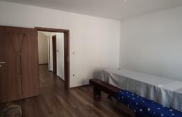 Casa de 4 camere, 1000 mp teren, in Cristian