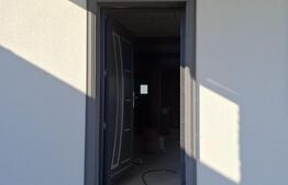 Casă spațioasă cu garaj și teren 700 mp – la roșu sau la cheie