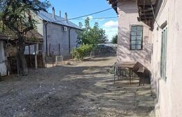 Casă locuibilă cu teren 2.809 mp și anexe, la doar 20 minute de oraș