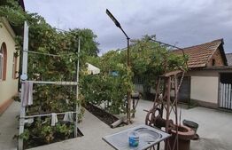 Casă renovată, 3 camere, teren 2.252 mp, anexe, acces din două străzi
