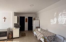 Casă de vânzare, 84 mp, zona Centrală - Dobrețu