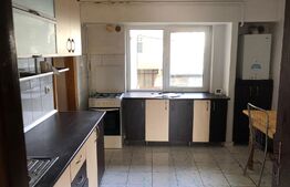 Apartament de 3 camere, etaj intermediar, decomandat, zona Obcini