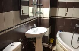 Apartament 3 camere, etaj intermediar, 2 bai, zona Obcini