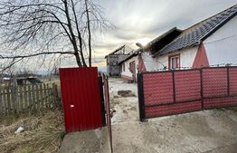 Casa demolabila/renovabila, 90 mp, teren 4400 mp, Berchisesti , judetul Suceava
