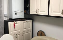 Apartament de 3 camere, 70mp, balcon, etaj intermediar, zona centrala