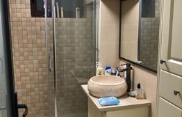 Apartament de 3 camere, 70mp, balcon, etaj intermediar, zona centrala