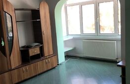  Apartament de 3 camere, 75 mp, semidecomandat, zona ultracentral