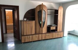  Apartament de 3 camere, 75 mp, semidecomandat, zona ultracentral
