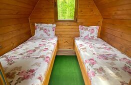 Casa traditionala in Bucovina, 5 camere, 140 mp,  teren 1100 mp, Vama