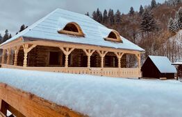 Casa traditionala in Bucovina, 5 camere, 140 mp,  teren 1100 mp, Vama